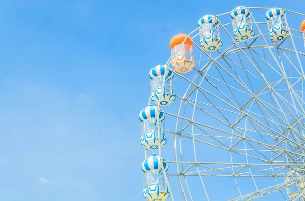 Roda gigante de divertimento — Fotografia de Stock