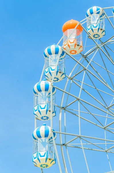 Amusement ferris wheel — Stockfoto