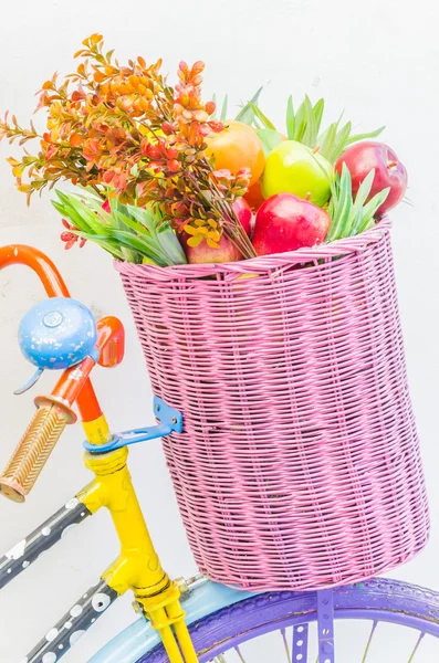 Bicycle with basket — Stock Photo, Image