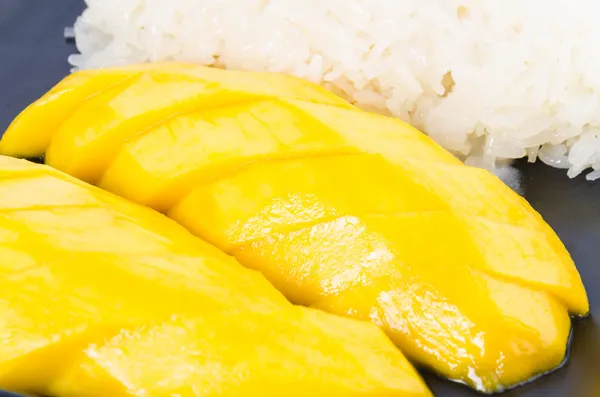 Mango and sticky rice — Stock Photo, Image