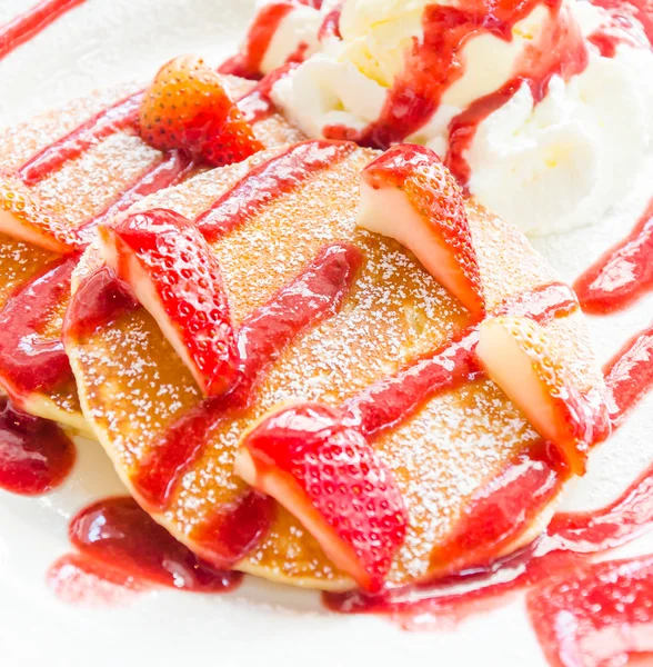 Pancakes strawberry — Stock Photo, Image