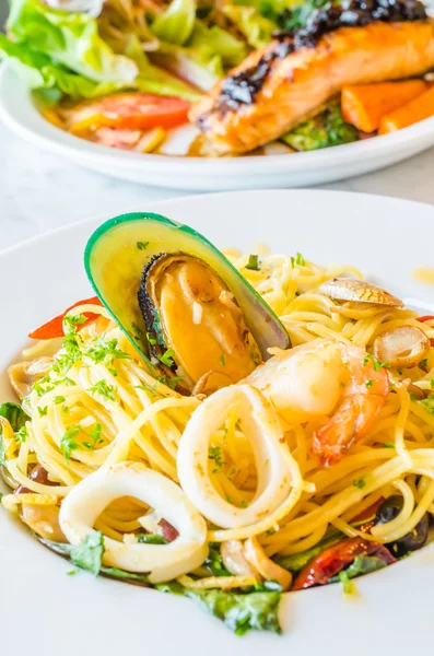 Spagetti deniz ürünleri — Stok fotoğraf