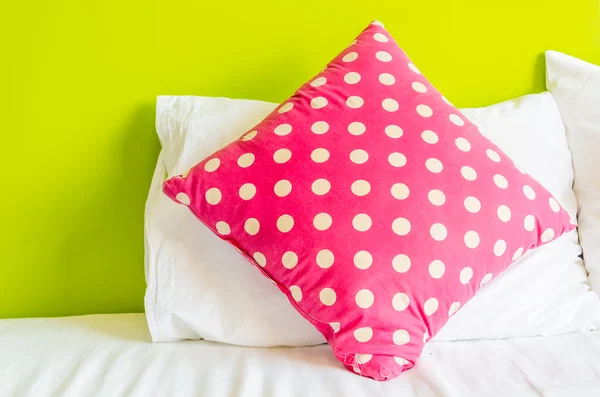 Almohada de polka colorida — Foto de Stock