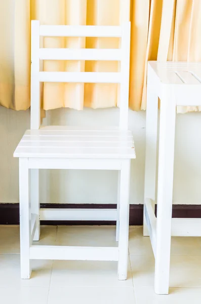 Mesa y silla de madera blanca — Foto de Stock