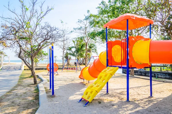 Parque infantil en la playa —  Fotos de Stock