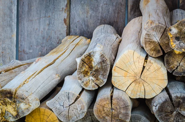 木製の背景に薪 — ストック写真