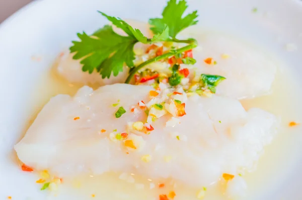 Kokt fisk med citron — Stockfoto