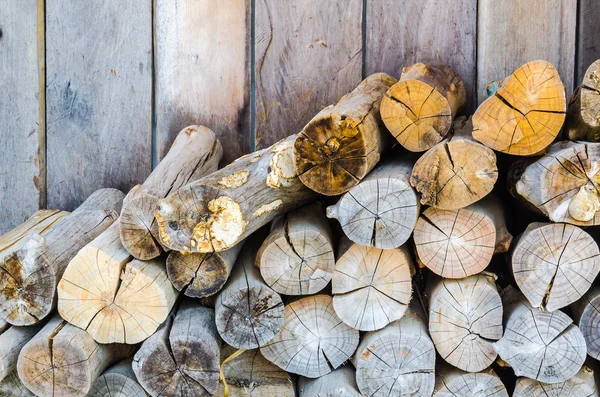 木製の背景に薪 — ストック写真