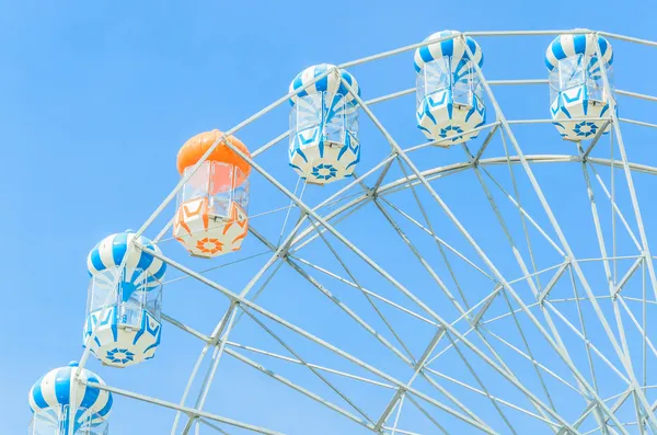 Roda gigante de divertimento — Fotografia de Stock