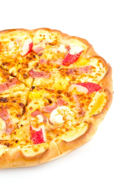 Pizza sobre blanco — Foto de Stock