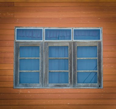 eski ahşap pencere