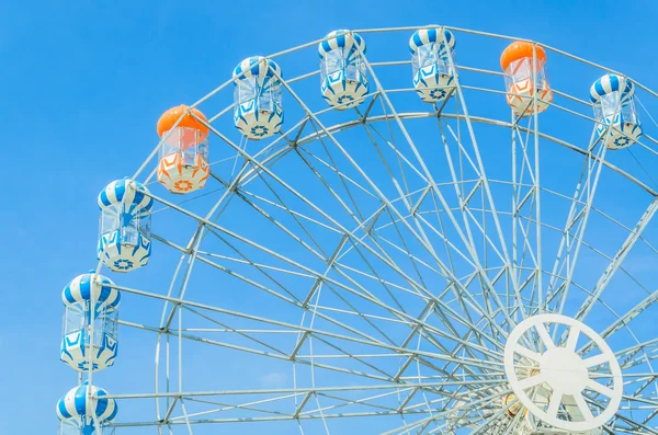 Ruota panoramica dei divertimenti — Foto Stock