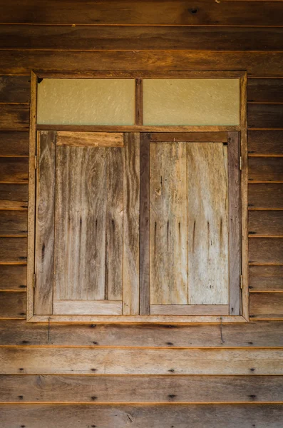 Stare okna drewniane — Zdjęcie stockowe