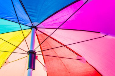 renkli şemsiye