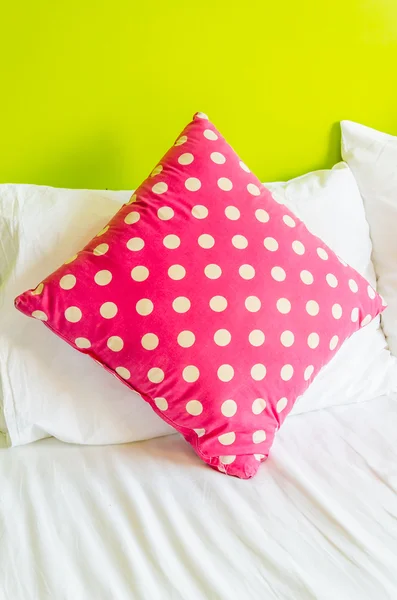 Polka kolorowe poduszki — Zdjęcie stockowe