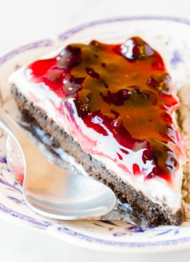 Yaban mersinli cheesecake