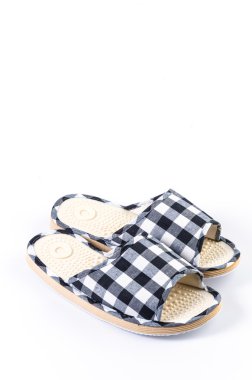 Beyaz üzerinde çevirir