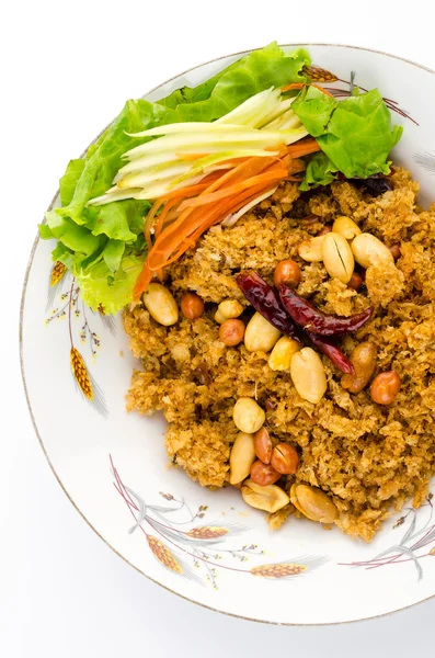 Salade De Poisson Chat Croustillante Sur Fond Blanc Isole Photographie Mrsiraphol C Salade De Poisson Chat Croustillante Sur Fond Blanc Isole Photographie Mrsiraphol C