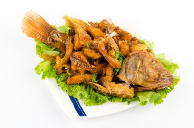 Tayland yemeği kızarmış balık