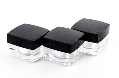 boş kozmetik losyonu şişesi