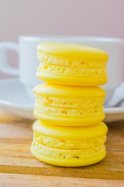 Macoons beyaz fincan çay ile