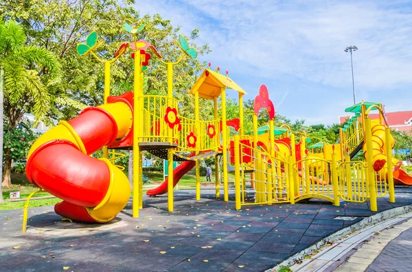 Parque infantil —  Fotos de Stock