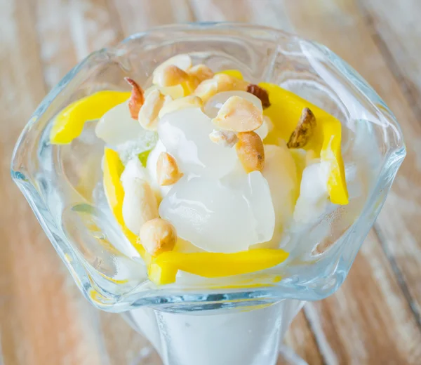 Helado de coco — Foto de Stock