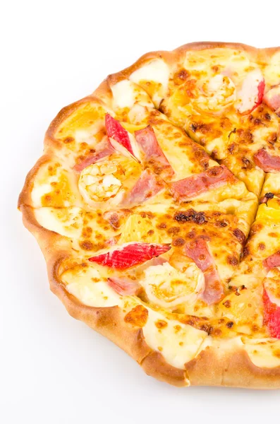 Pizza sobre blanco — Foto de Stock