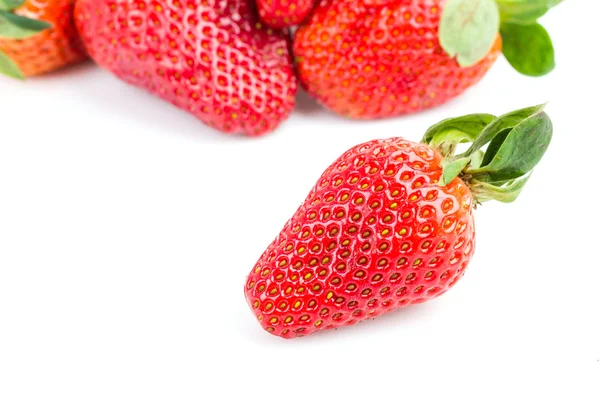 पांढरा वर स्ट्रॉबेरी — स्टॉक फोटो, इमेज