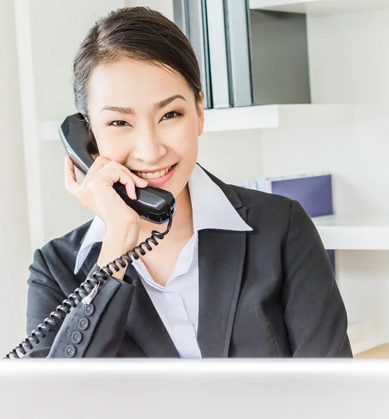 Joven mujer de negocios —  Fotos de Stock