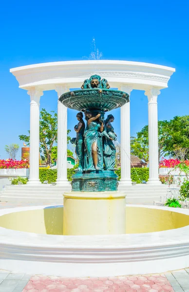 Fountain italy style — Stock Photo, Image