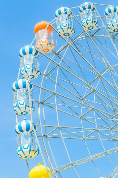 Ruota panoramica dei divertimenti — Foto Stock