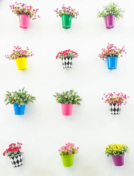 Plastikblumen — Stockfoto