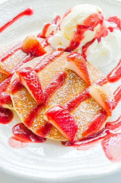 Pancakes strawberry — Stock Photo, Image