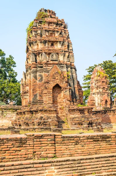 Templo velho em Ayutthaya, Tailândia — Fotografia de Stock