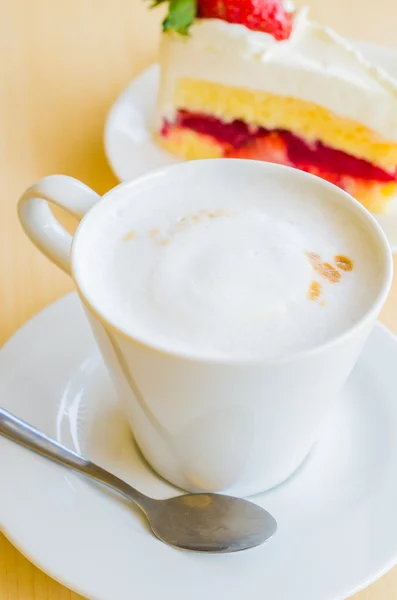Kaffee im weißen Becher — Stockfoto