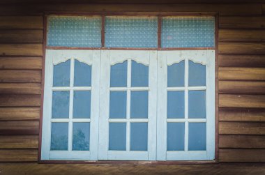 eski ahşap pencere