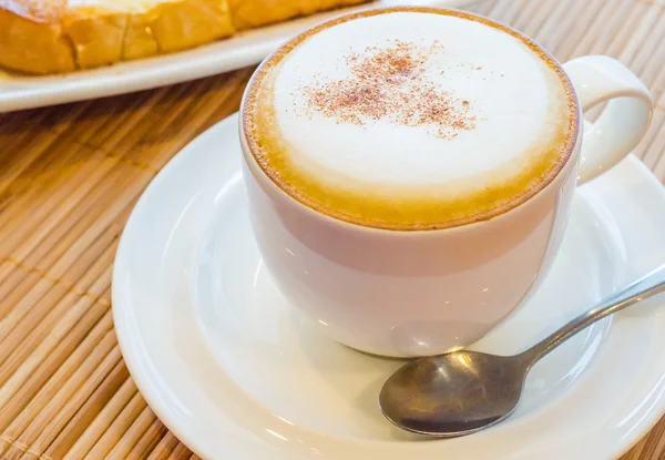 Varm cappuccino — Stockfoto