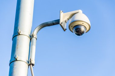 gökyüzü arka plan üzerinde CCTV