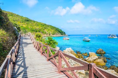 Pattaya 'daki Koh Larn plaj adası.