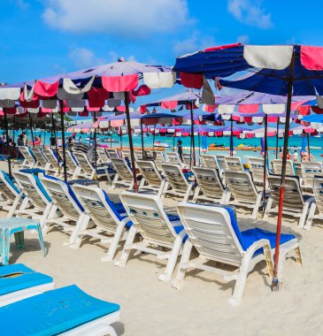 Pattaya 'daki Koh Larn plaj adası.