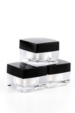 boş kozmetik losyonu şişesi