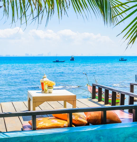 Table on the beach — Stock Photo, Image