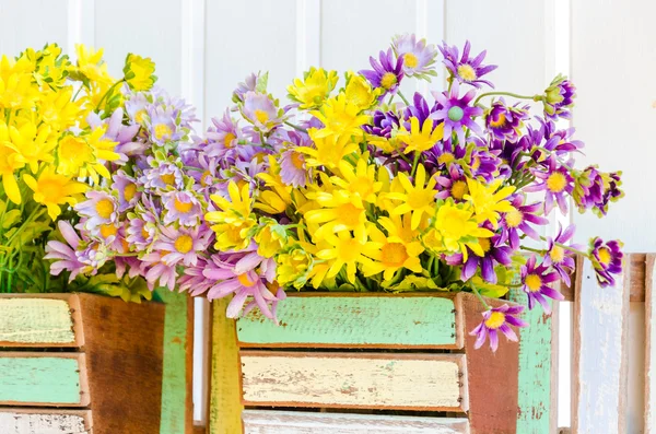 Plastic flowers — Stock Photo, Image