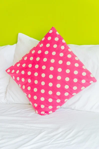 Polka kolorowe poduszki — Zdjęcie stockowe