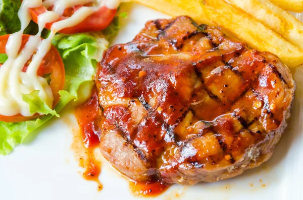 Carne de cerdo a la parrilla — Foto de Stock