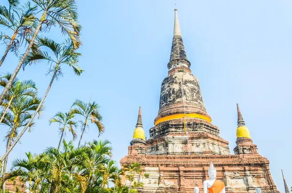 Wat yai chaimongkol tempel — Stockfoto