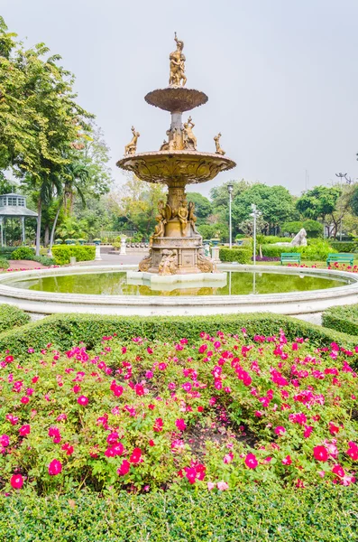 Fuente en el parque — Foto de Stock