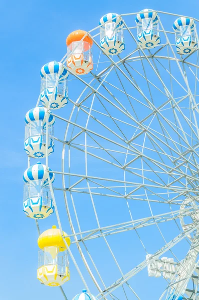 Ruota panoramica dei divertimenti — Foto Stock