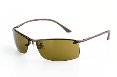 beyaz üzerine güneş gözlüğü